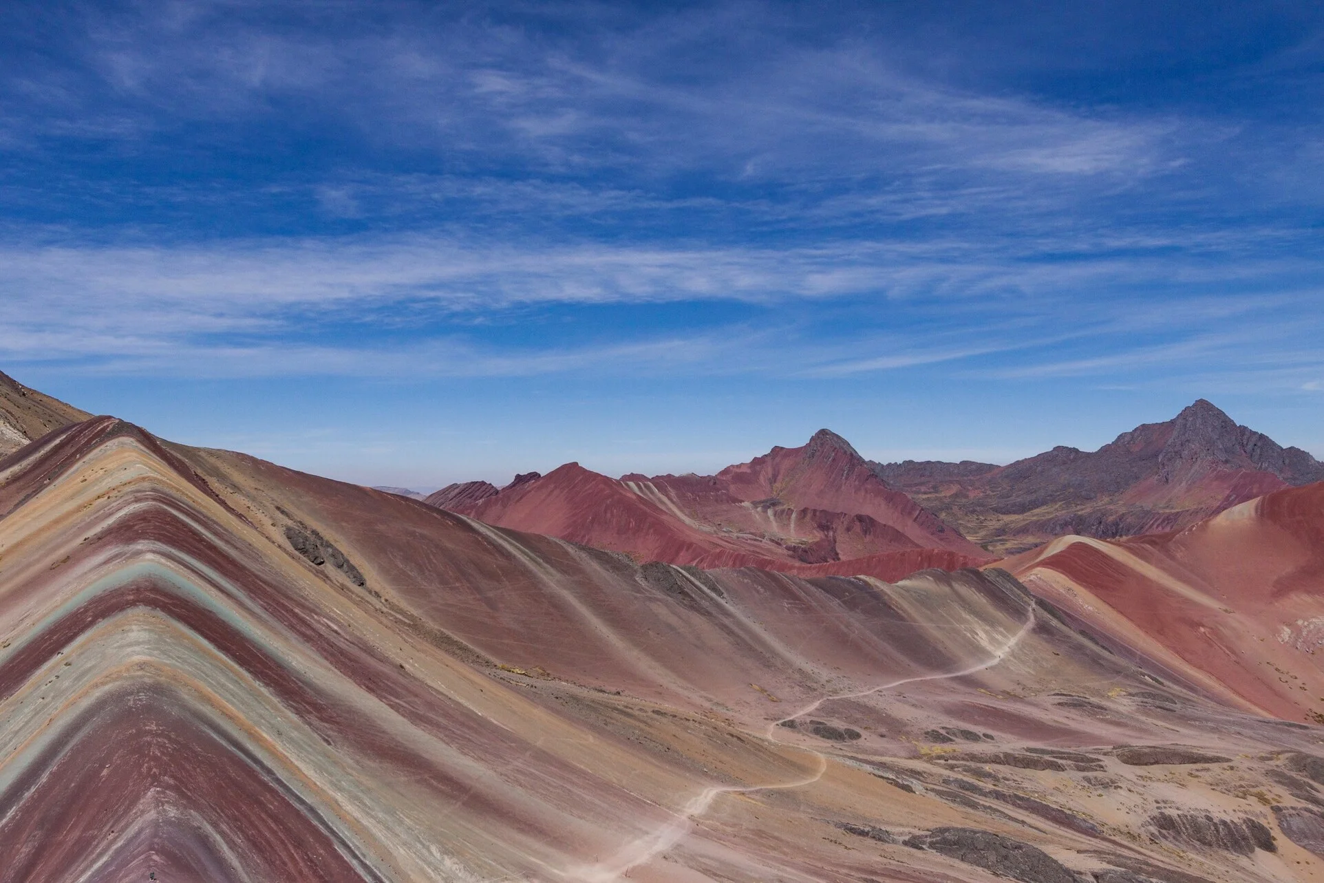 Cordillera de Vilcanota, Cusco, con la Montaña de los Siete Colores